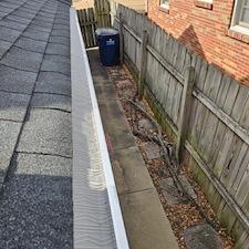 Gutter-Guard-Installation-in-Glendale-MO 1